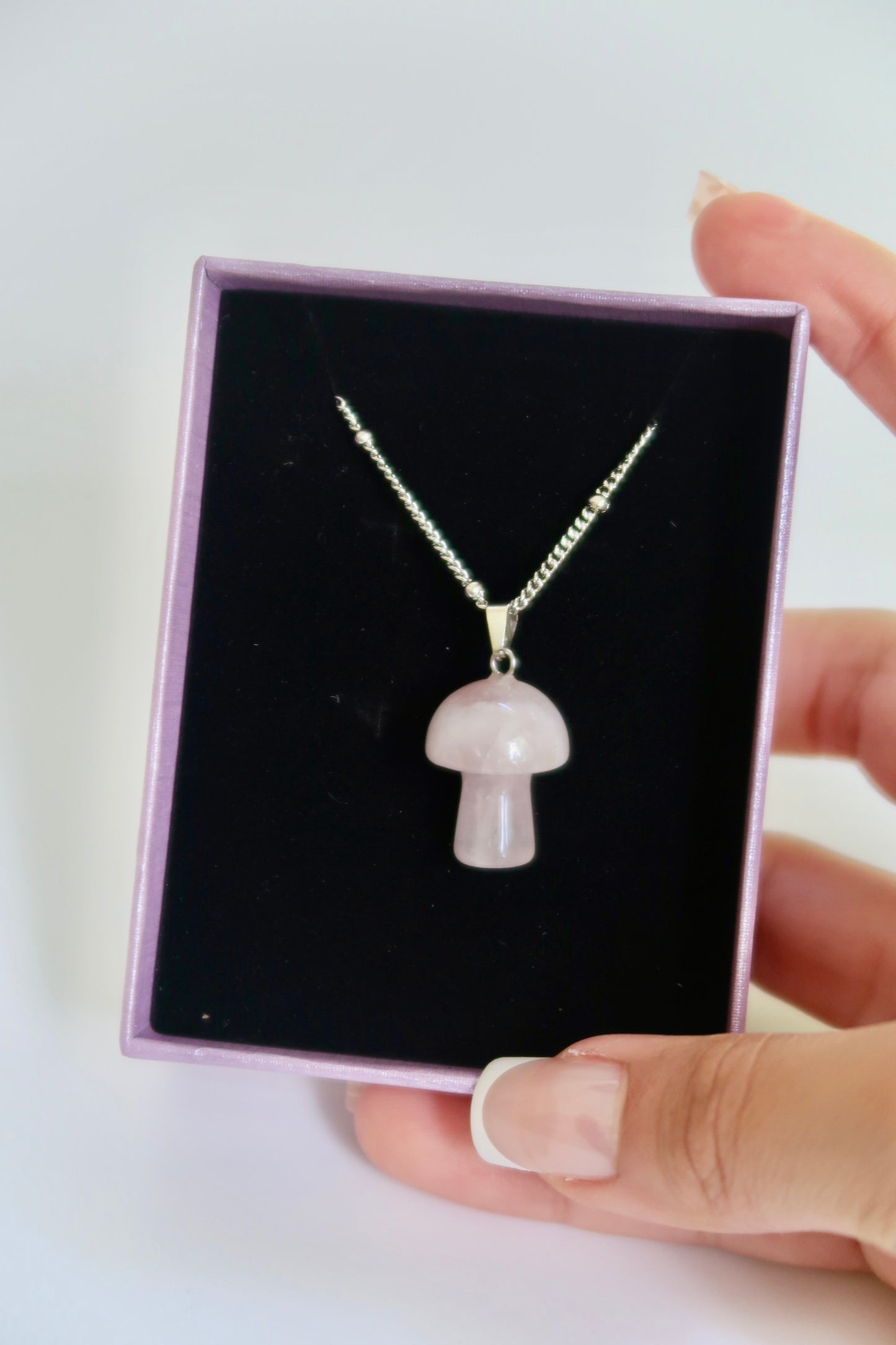 Rose quartz carving necklace