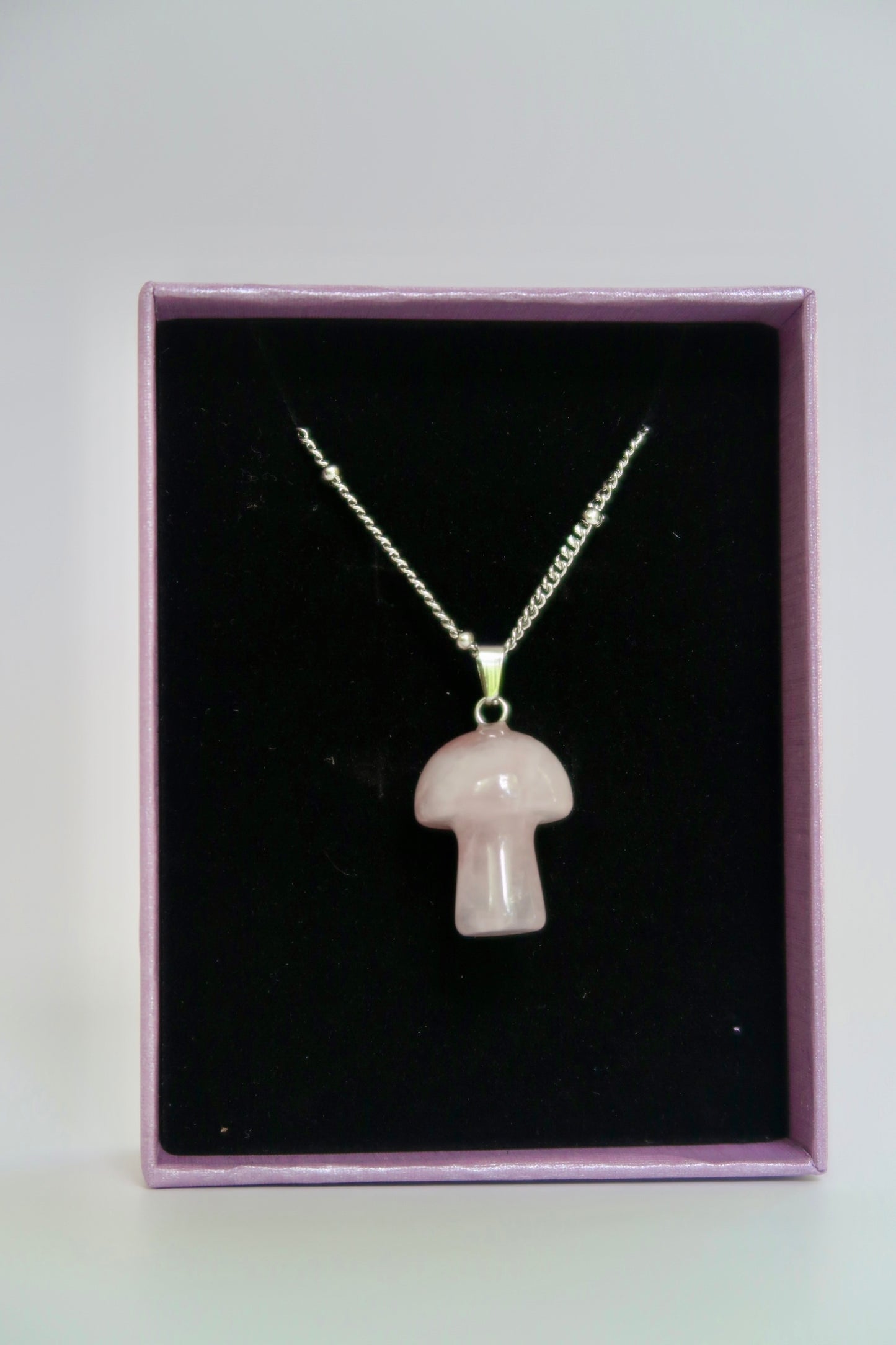 Rose quartz carving necklace